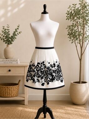 Ann Taylor LOFT Black Floral Linen Skirt - Size 8